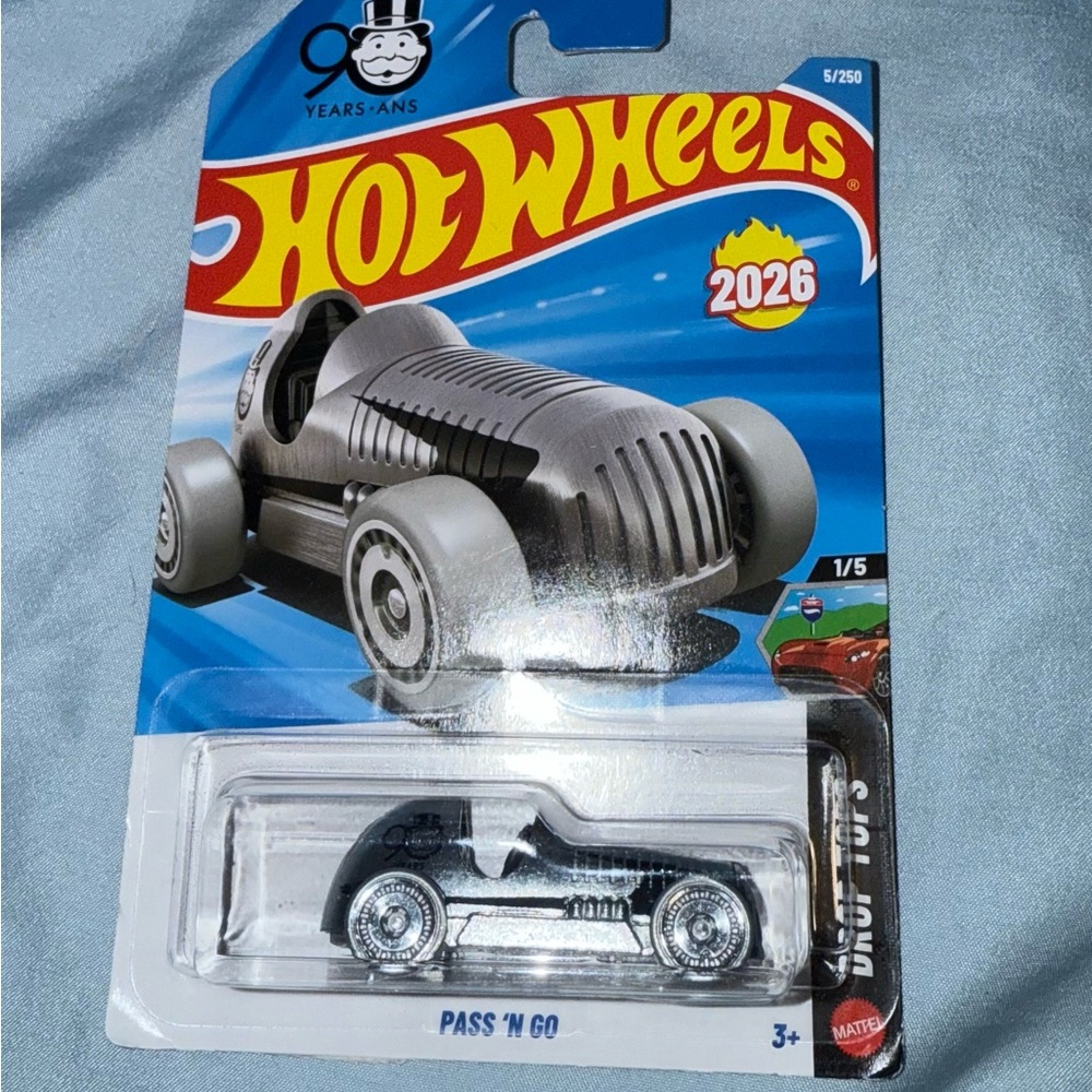 Hot Wheels Pass 'N Go Silver Toy Car